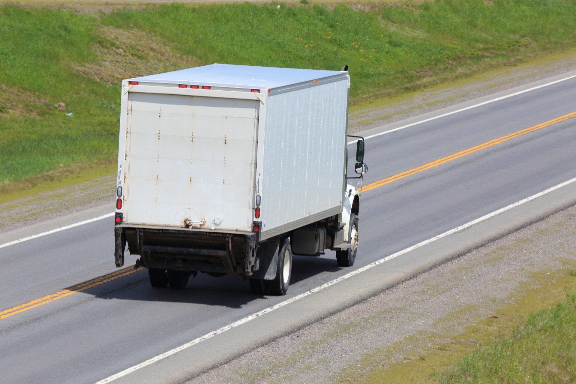 Transport truck